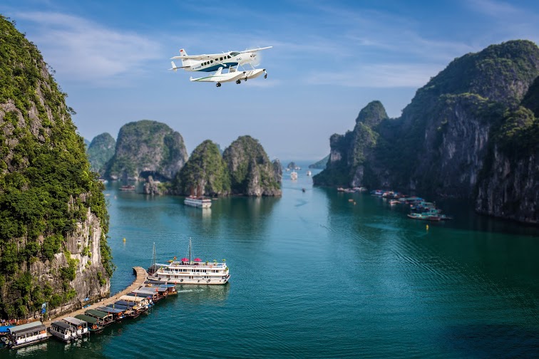 View Halong Bay by helicopter